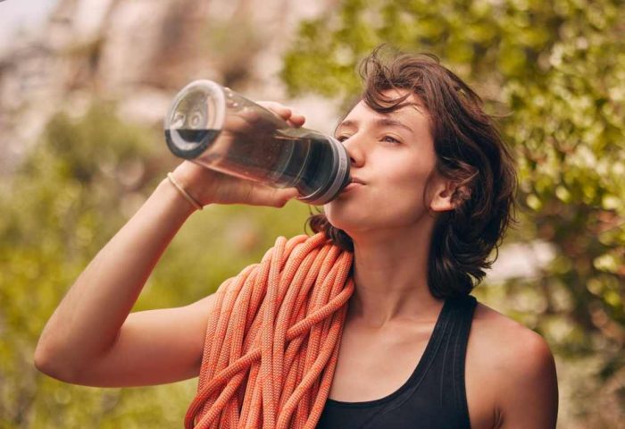 what-is-still-water-still-vs-sparkling-water-for-your-workplace